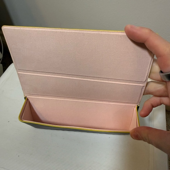 FENDI | Triangular Glass Case - Picture 2 of 2